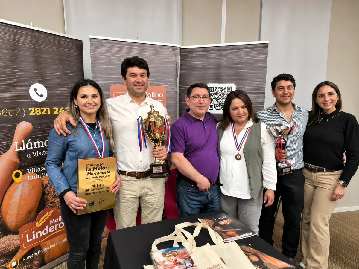 Equipo de Panadería Agustina recibiendo premio a la mejor marraqueta de la Región de O'Higgins